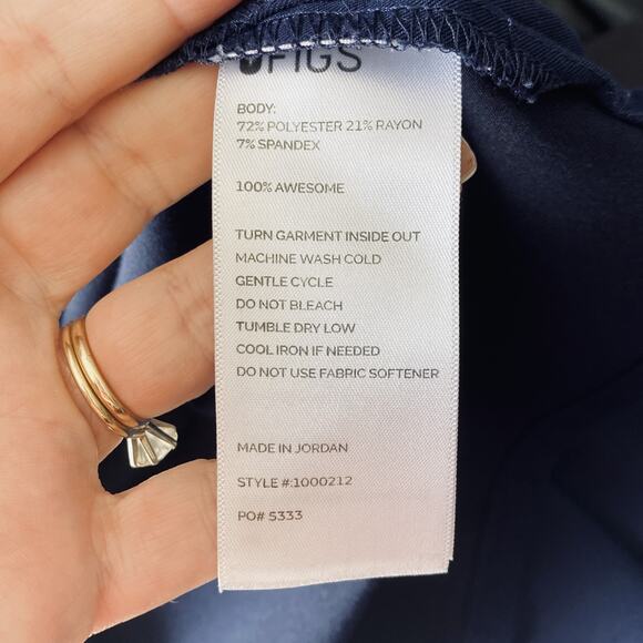 Figs Technical Collection Scrub Tops Womens XS 2pc Navy Uniform Pocket Catarina - Picture 4 of 4